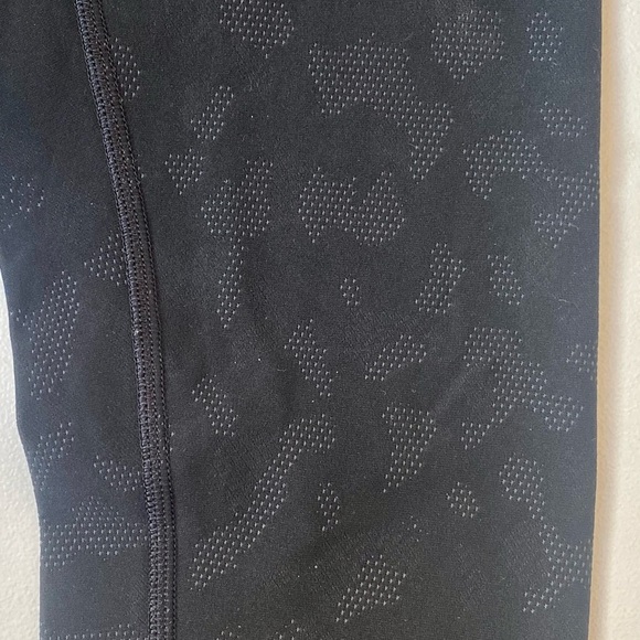 Lululemon Mapped Out Tight Camo - Picture 4 of 4